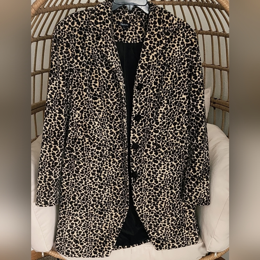Relativity Women's Leopard Print Coat Button Close Lined Shoulder Pads Sz 12